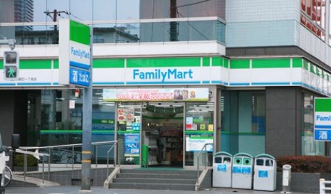 コンビニ　ファミリーマート 町屋一丁目店（コンビニ）まで361m