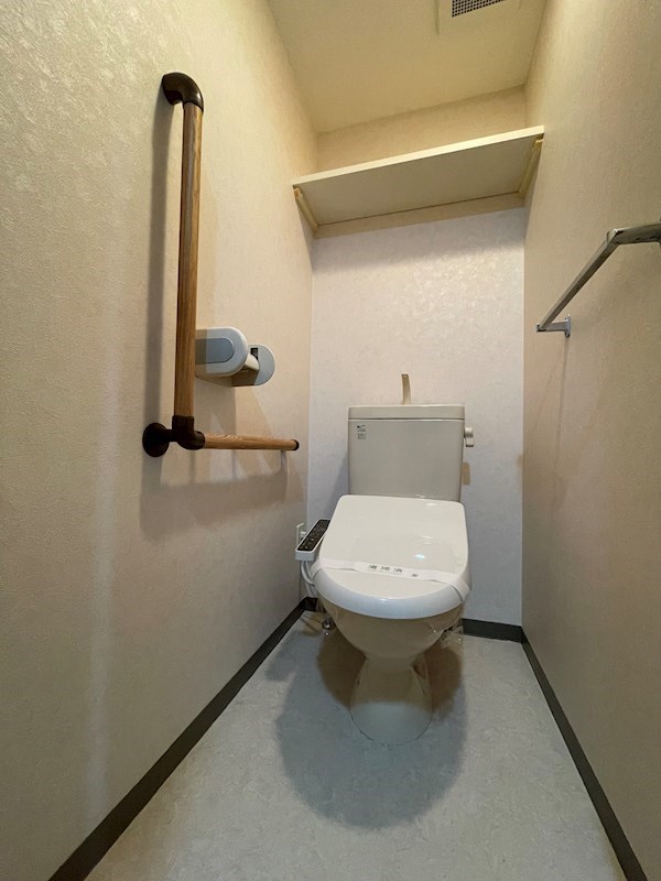 トイレ　（別部屋参考写真）。