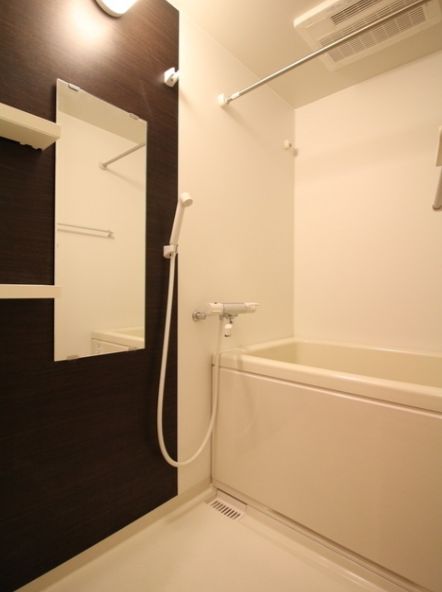 バス・シャワールーム　★ゆったりとできる広さの浴槽★