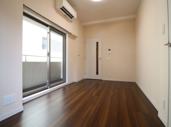 居室・リビング　★角部屋、二面採光、風通しも良好★