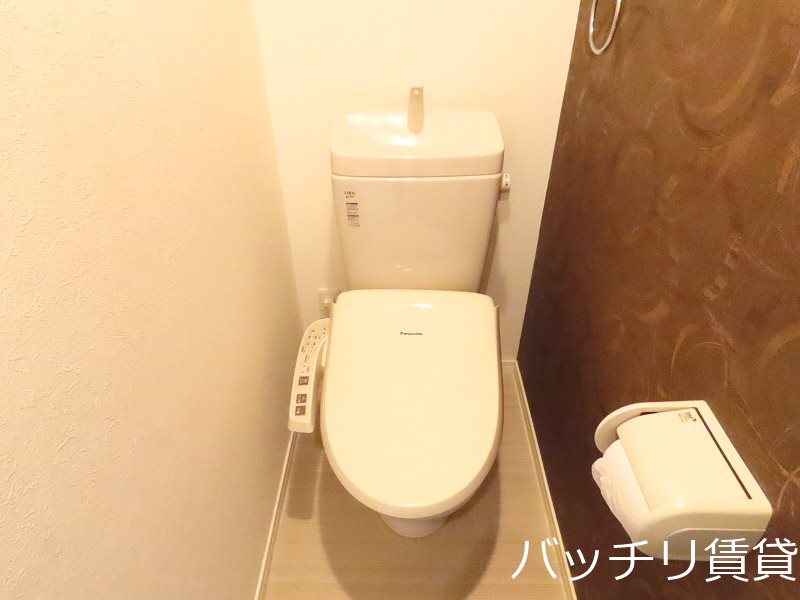 トイレ　同型タイプの為、現状を優先いたします