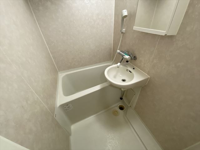 バス・シャワールーム　別部屋参考写真