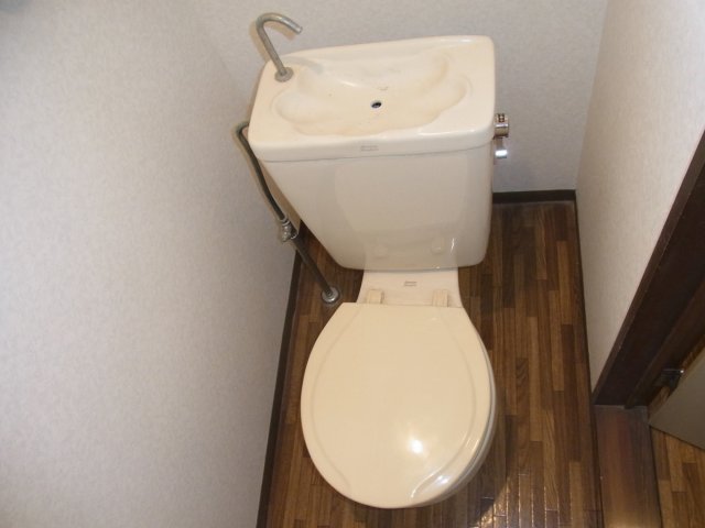 トイレ　コンパクトで使いやすいトイレです♪