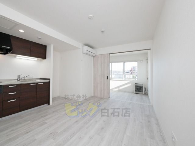 居室・リビング　使いやすい広々としたリビングです♪