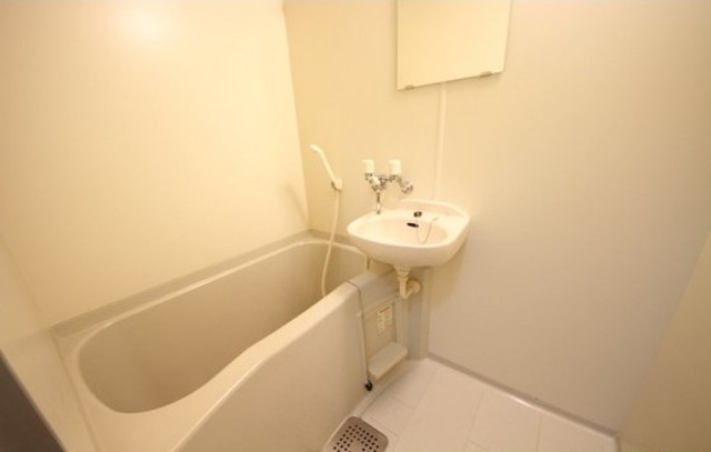 バス・シャワールーム　別部屋参考写真です