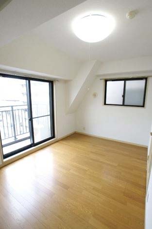 居室・リビング　★角部屋、二面採光、風通しも良好★