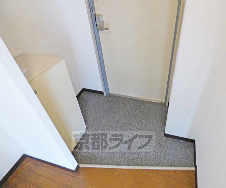 玄関　広々とした玄関です。