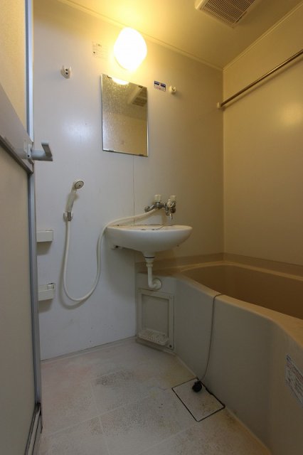 バス・シャワールーム　同物件別号室