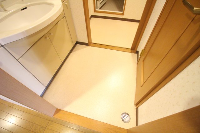 洗面設備　脱衣スペースもあります