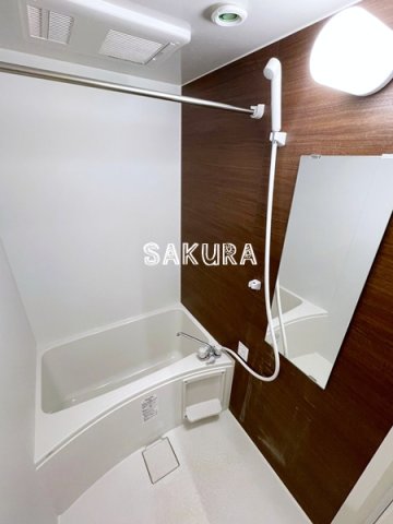 バス・シャワールーム　雨の日でも安心の浴室乾燥機付きです♪