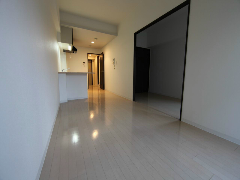 居室・リビング　ＬＤＫ10.4帖　洋室5.4帖　繋げて使用可能です