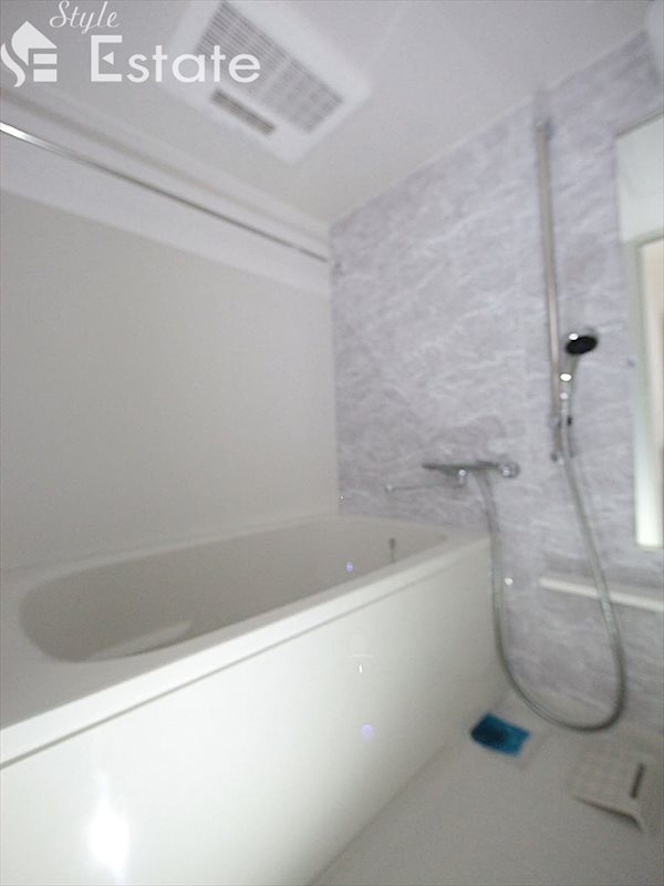 バス・シャワールーム　バスルーム