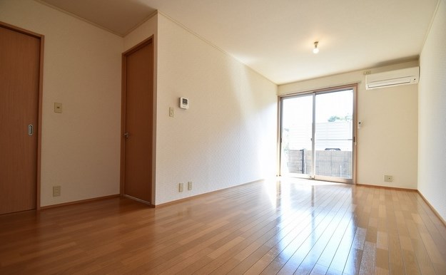 居室・リビング　・別号室参考写真