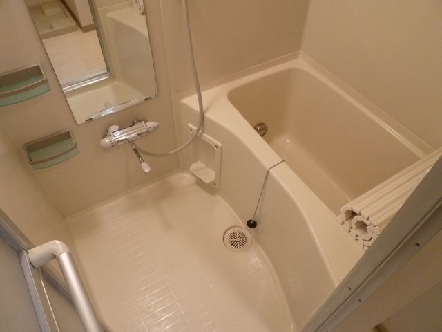 バス・シャワールーム　追い焚きバスで気持ち良い