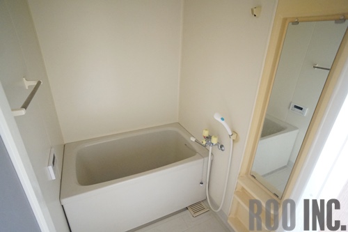 バス・シャワールーム　写真は反転のお部屋です