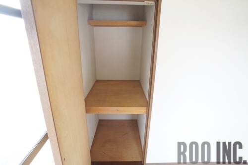 収納　写真は反転のお部屋です