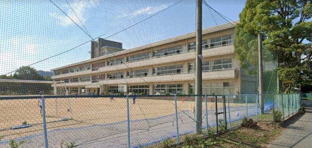 小学校　たつの市立小宅小学校（小学校）まで600m
