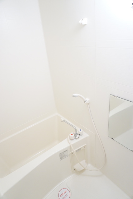 バス・シャワールーム　ひとり暮らしに嬉しいバストイレ別