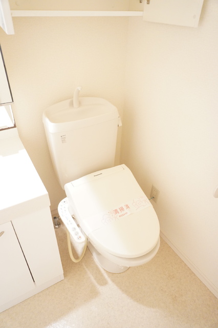 トイレ　洗浄便座付きトイレ