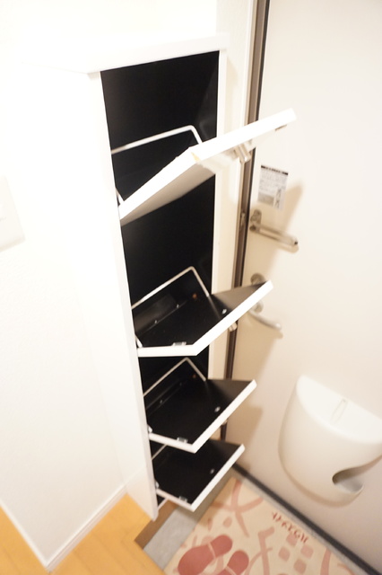 玄関　玄関横シューズボックス