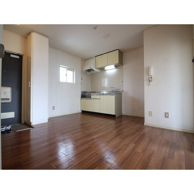 居室・リビング　フローリングのきれいなお部屋♪