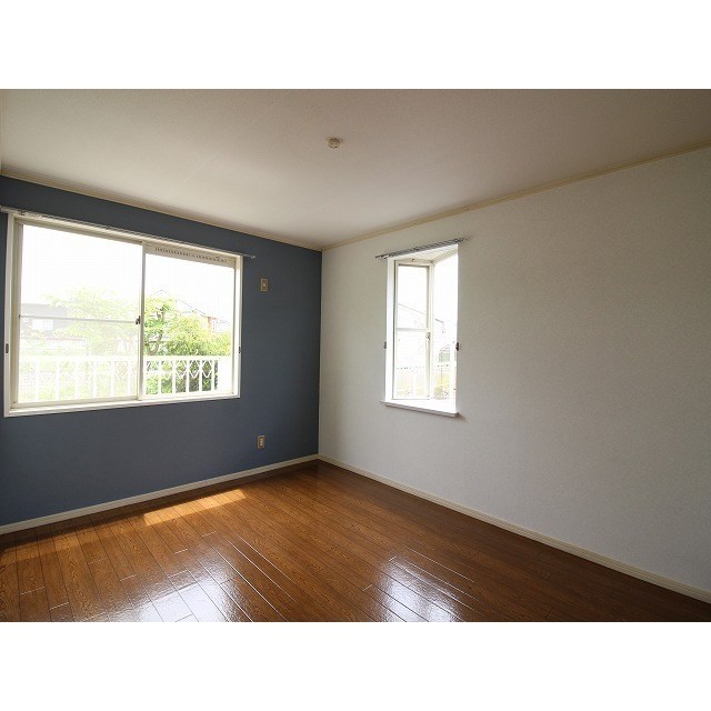 その他部屋・スペース　二面採光の6畳の洋室♪