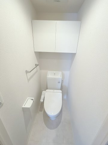 トイレ　同施工会社、別物件のお部屋の写真です。参考にご覧ください。