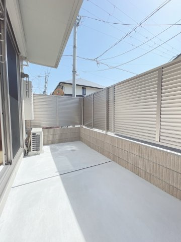バルコニー　同施工会社、別物件のお部屋の写真です。参考にご覧ください。