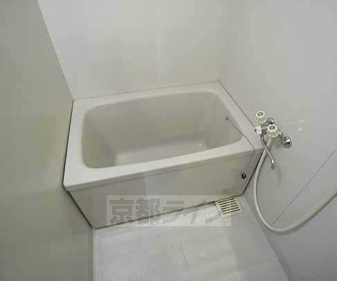 バス・シャワールーム　ゆっくり浸かれるバス