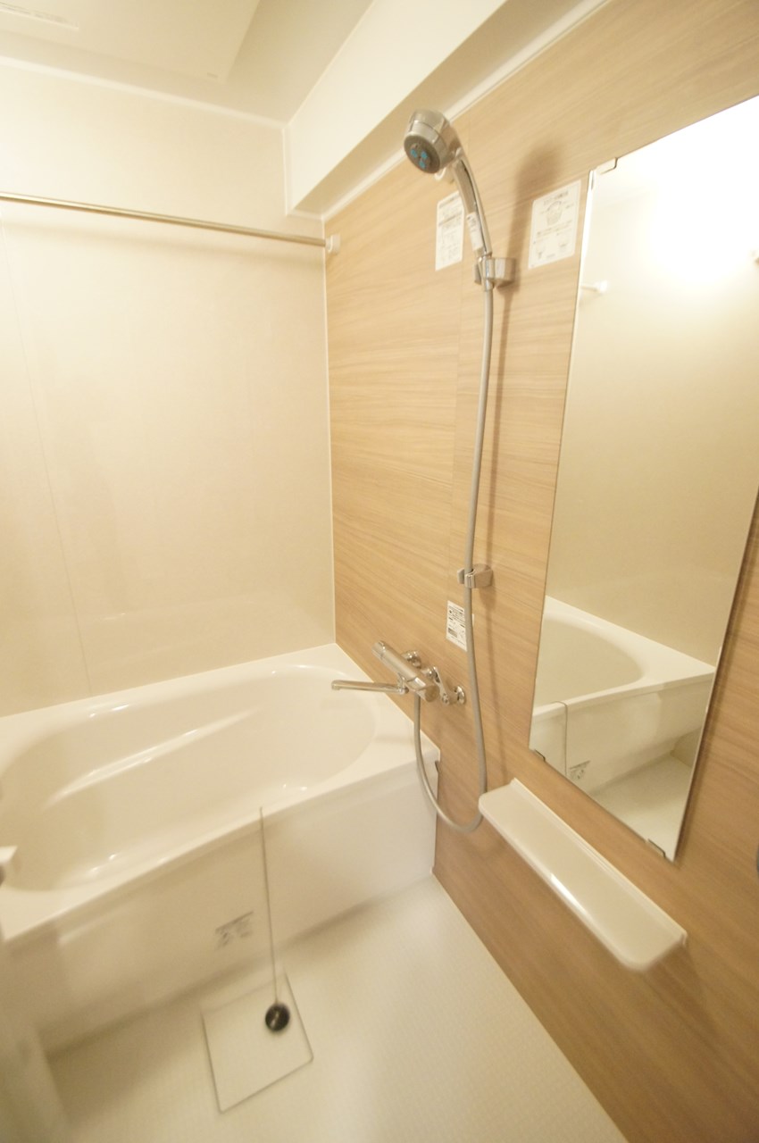 バス・シャワールーム　バスルーム