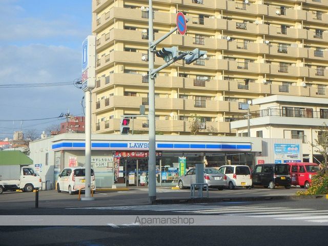 コンビニ　ローソン（コンビニ）まで680m