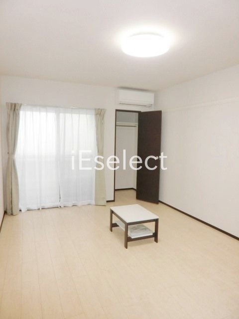 居室・リビング　家具家電付きです