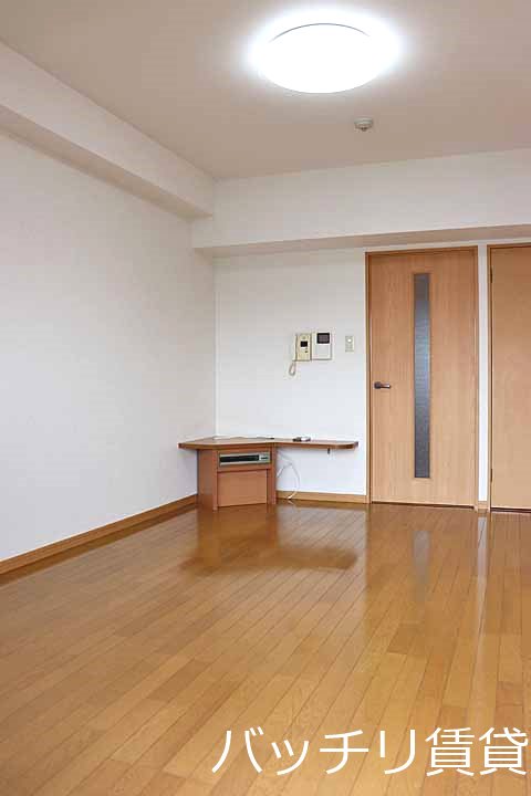 居室・リビング　＊画像は別部屋の為イメージ、現状優先致します