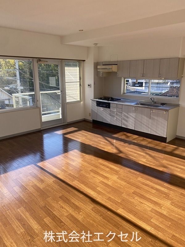 その他部屋・スペース　広々としたリビングです。