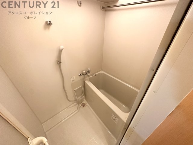 バス・シャワールーム　浴室乾燥が付いて便利なバスルーム♪