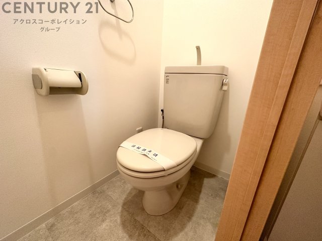 トイレ　温水洗浄便座付きのトイレです！