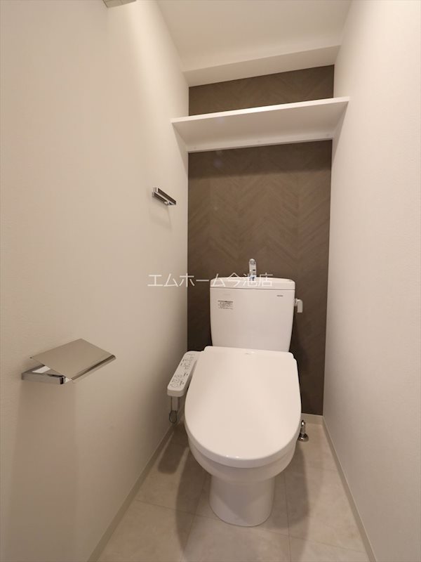 トイレ　温水洗浄便座付トイレ