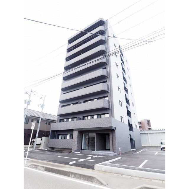 建物外観　築浅マンション