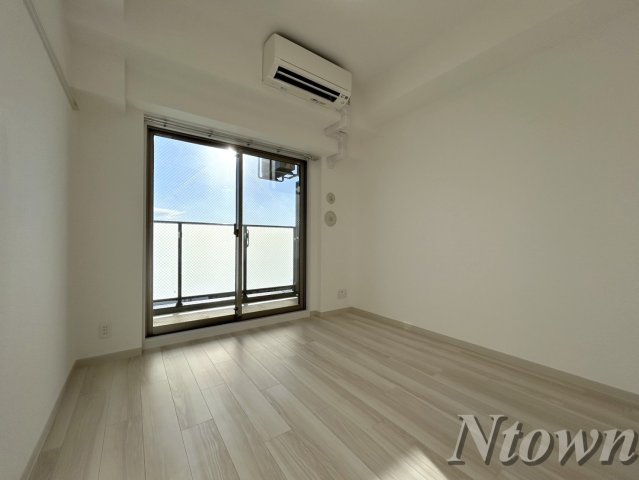 居室・リビング　こちらのリビングで趣味の時間をお楽しみください