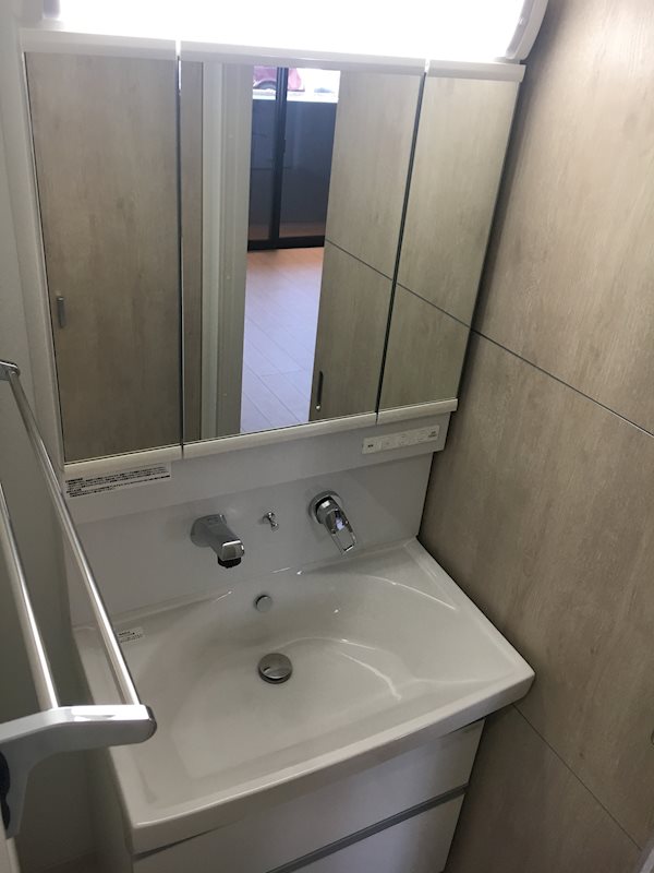 洗面設備　独立洗面化粧台付き