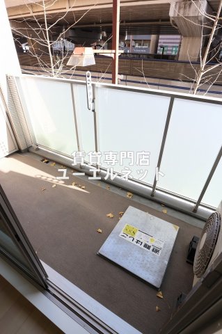 バルコニー　バルコニー付きで採光＆風通し良好！