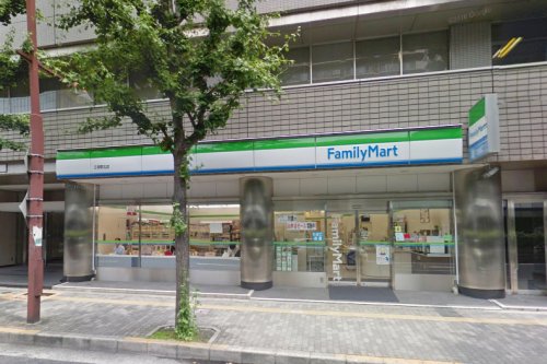 コンビニ　ファミリーマート江坂駅北店（コンビニ）まで268m