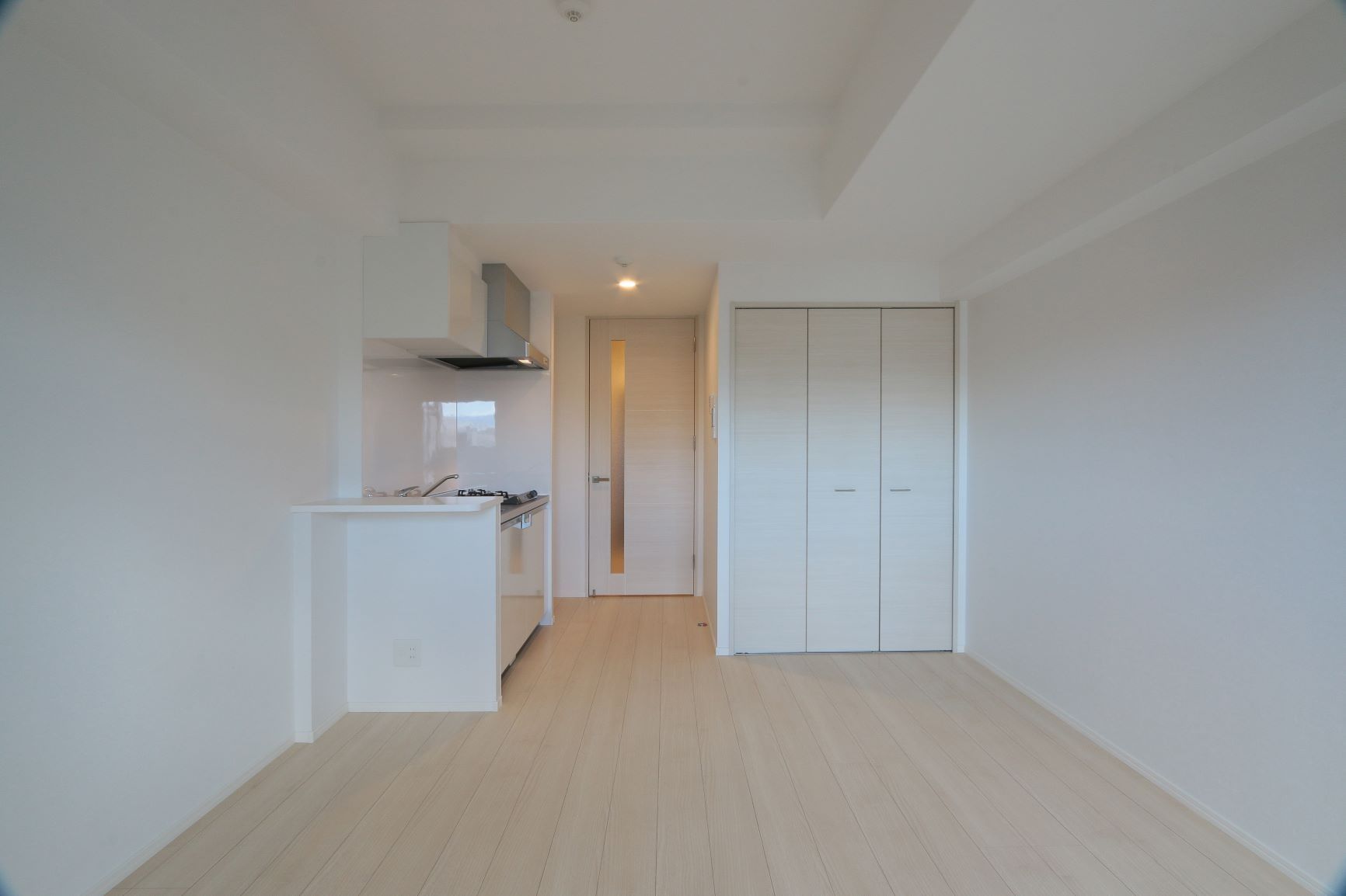 居室・リビング　こちらのリビングで趣味の時間をお楽しみください