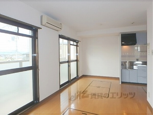 居室・リビング　リビング