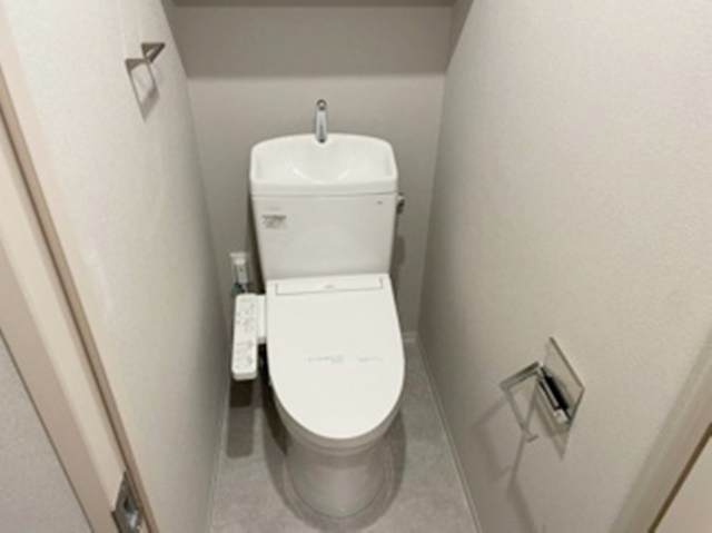 トイレ　落ち着いた色調のトイレです♪