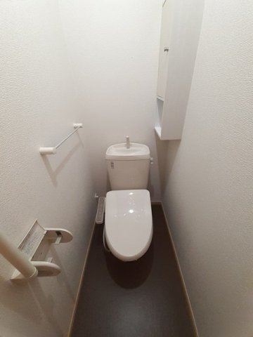 トイレ　ゆったりとした空間のトイレです