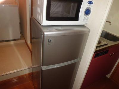 その他　冷蔵庫と電子レンジ。