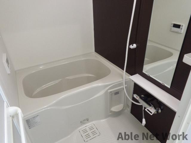 バス・シャワールーム　追い焚き給湯、浴室乾燥機付き