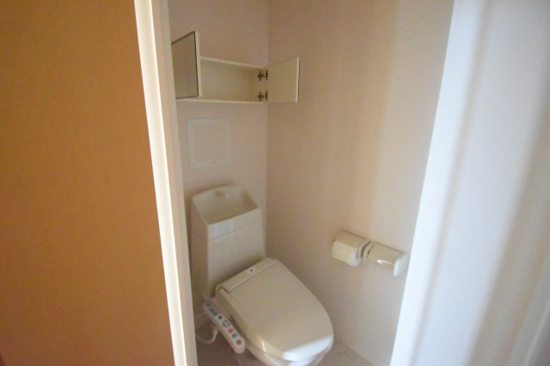 トイレ　落ち着いた色調のトイレです♪