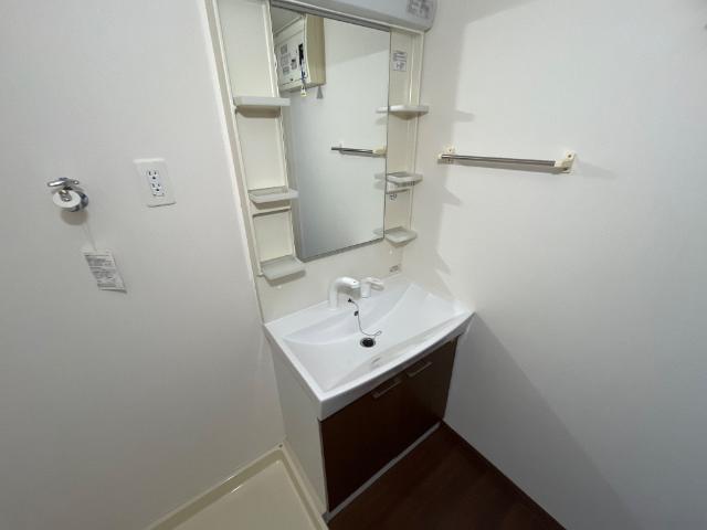 洗面設備　朝の身支度には欠かせない独立洗面化粧台